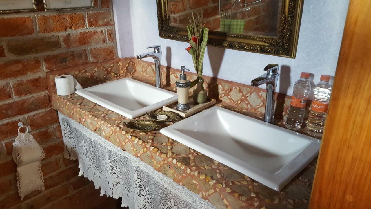 La Casona Azul Bed N Breakfast Santa Rosa de Jauregui エクステリア 写真