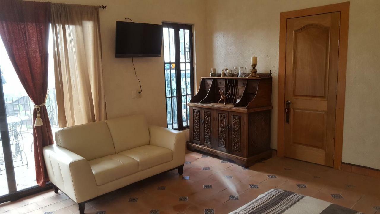 La Casona Azul Bed N Breakfast Santa Rosa de Jauregui エクステリア 写真